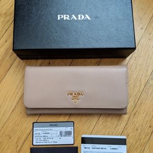 Prada saffiano leather wallet, beige (cammeo)